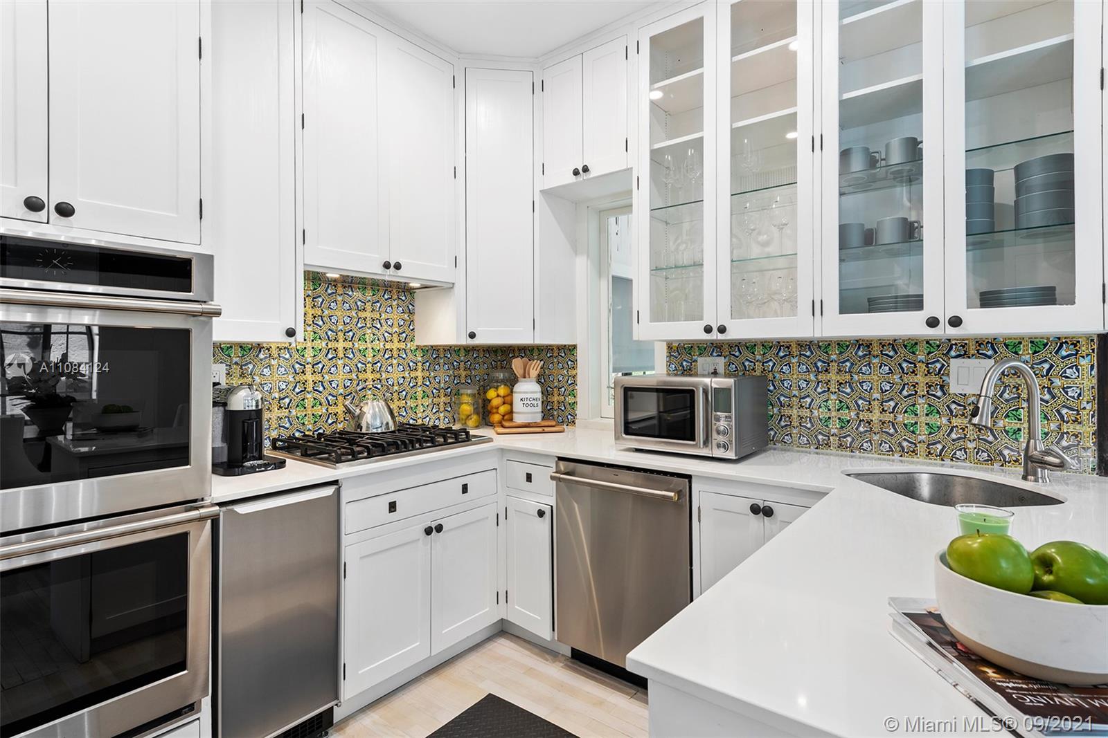CORAL GABLES BISC BAY SEC - Residential