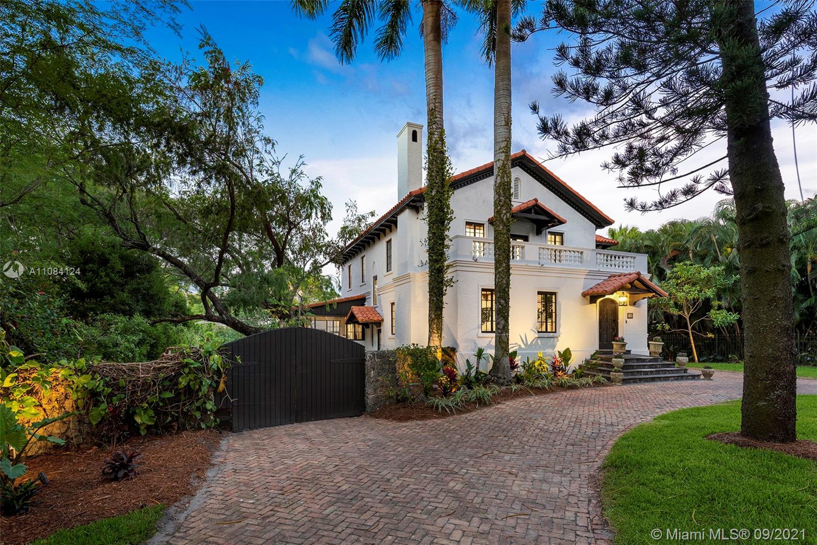 CORAL GABLES BISC BAY SEC - Residential
