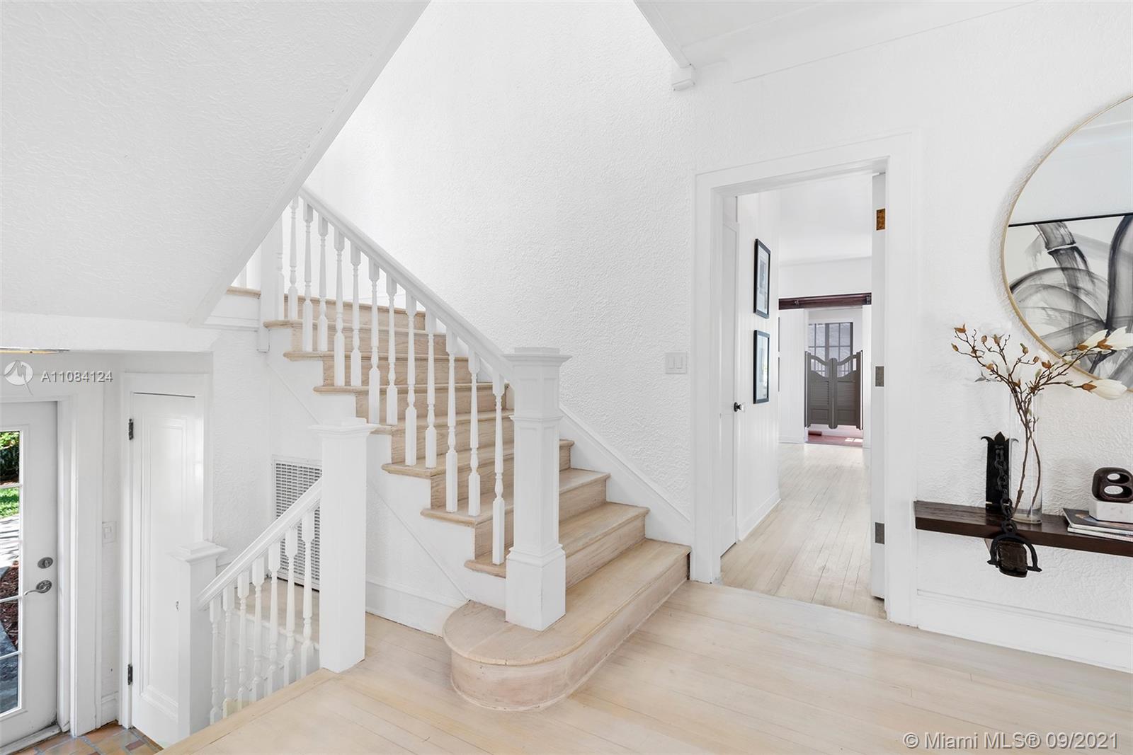 CORAL GABLES BISC BAY SEC - Residential