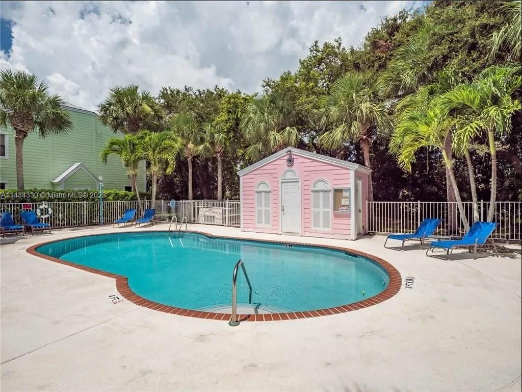 BREAKWATER VILLAS CONDO - Residential Lease