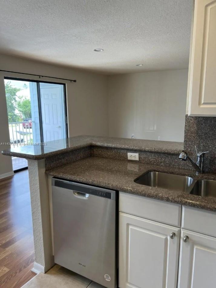 BREAKWATER VILLAS CONDO - Residential Lease