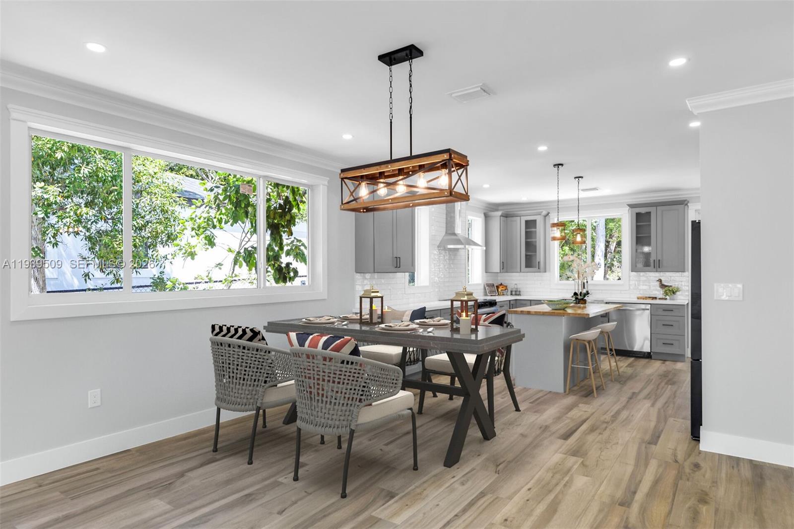 PARADISE POINT - Residential
