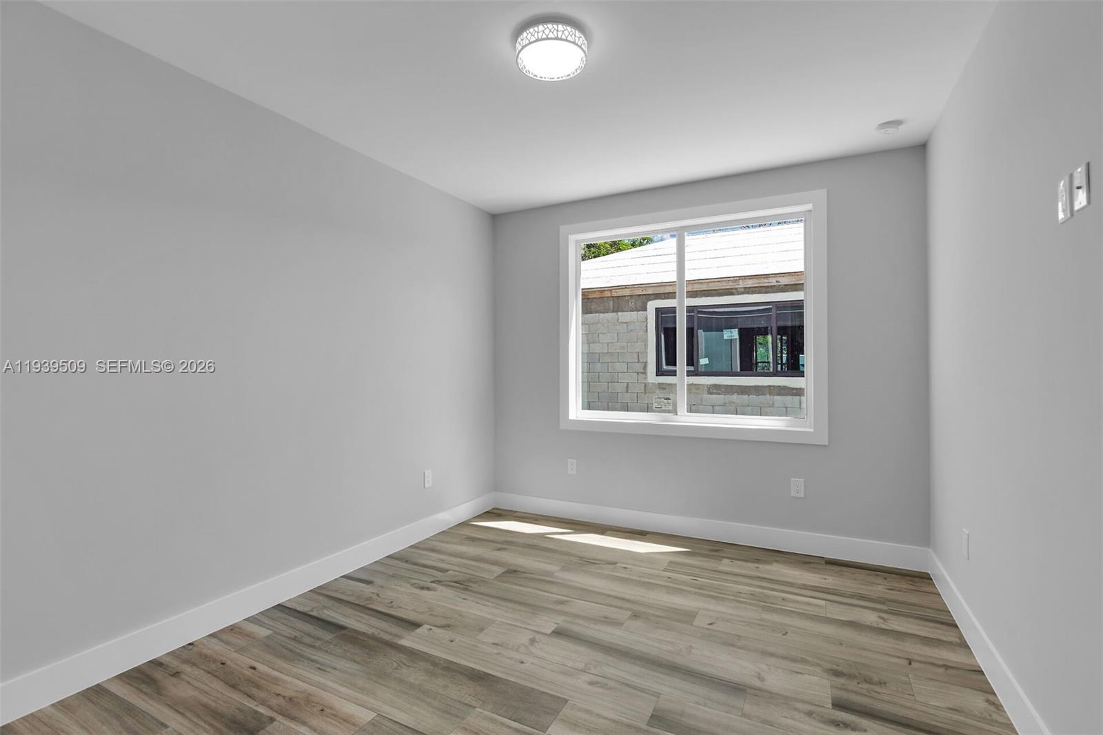PARADISE POINT - Residential