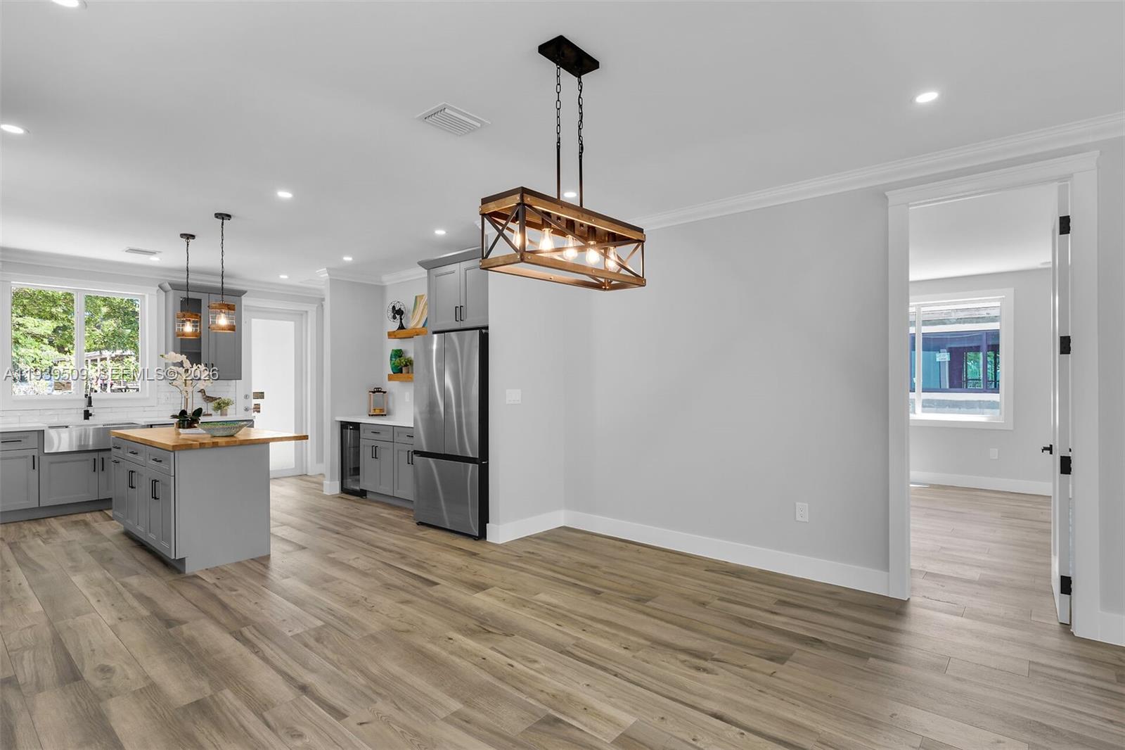 PARADISE POINT - Residential