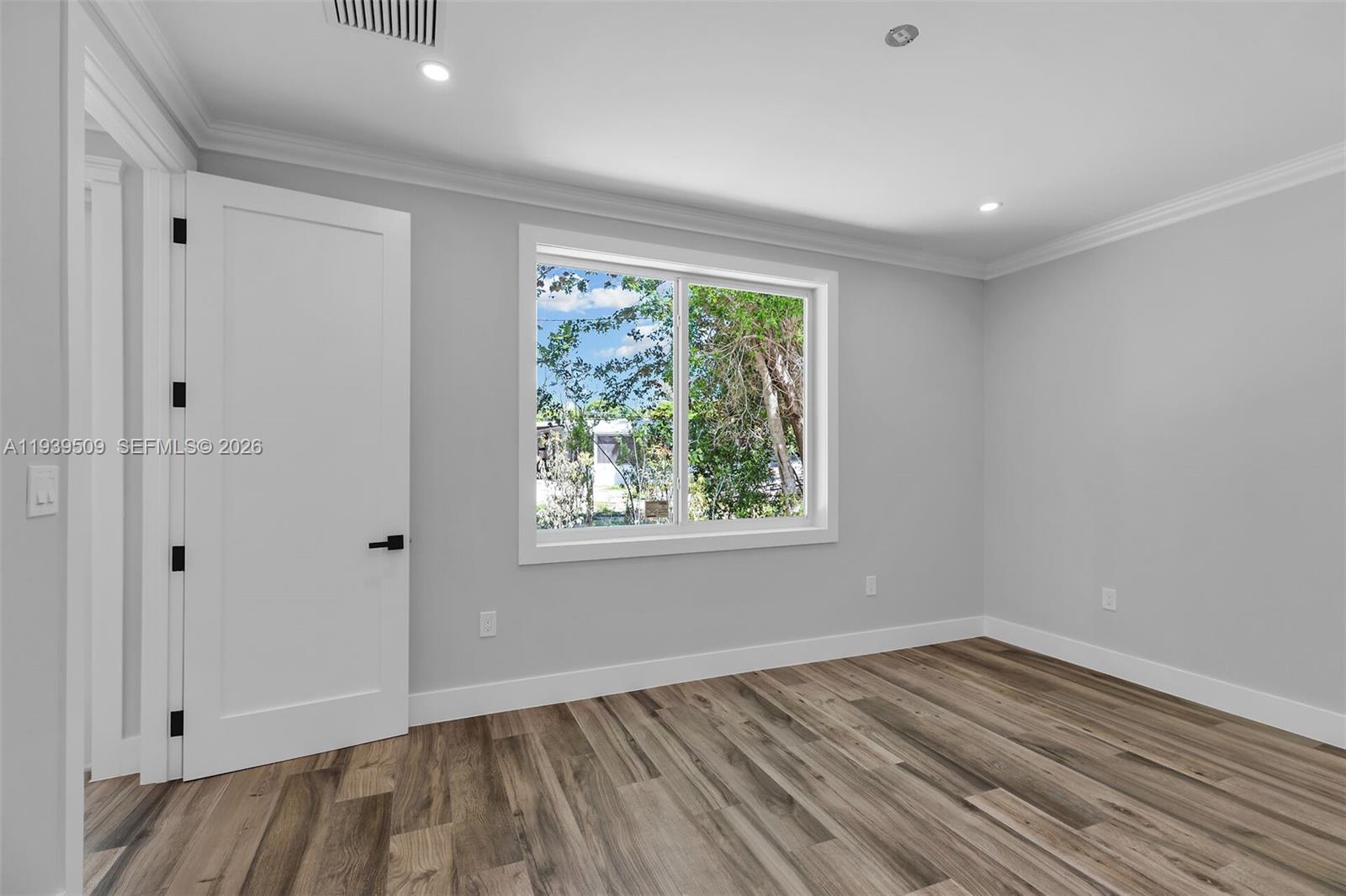 PARADISE POINT - Residential
