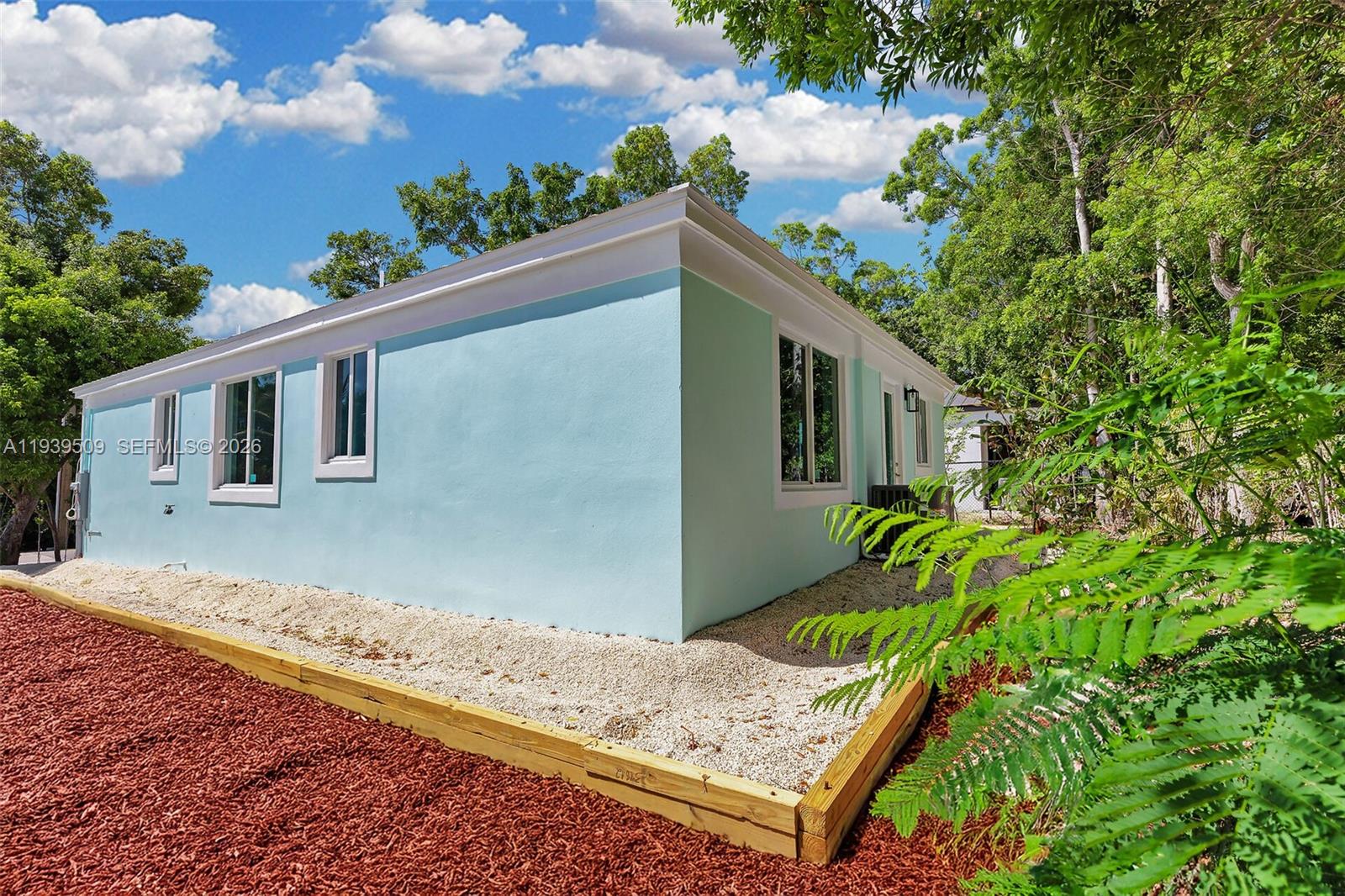PARADISE POINT - Residential