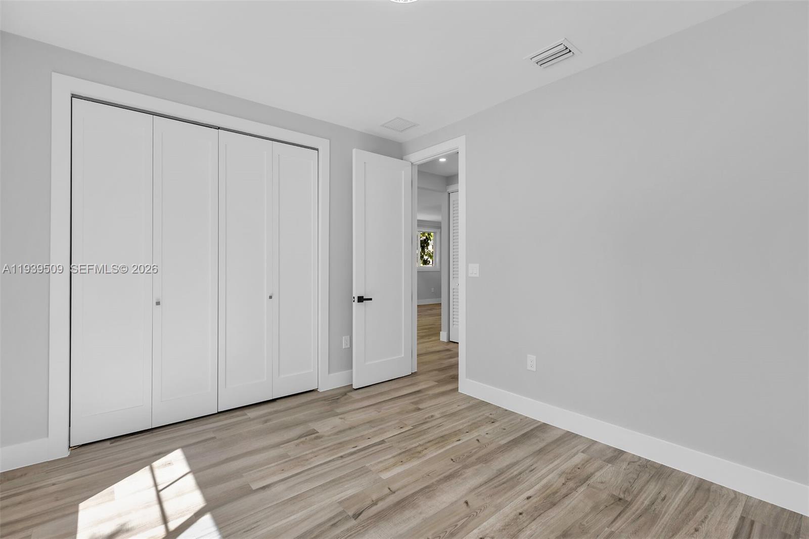 PARADISE POINT - Residential