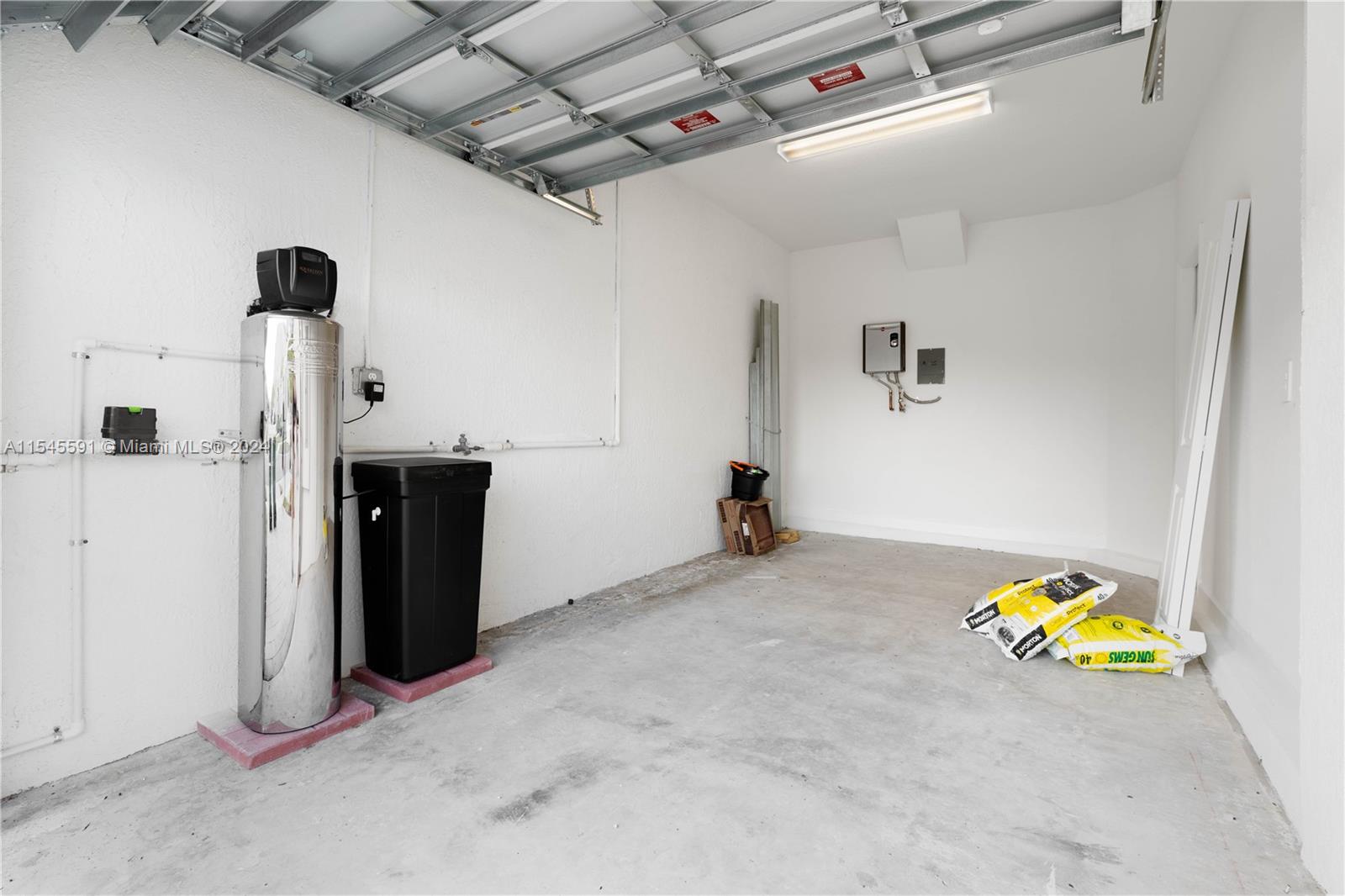 KEYS-GATE NO 1 - Residential Lease