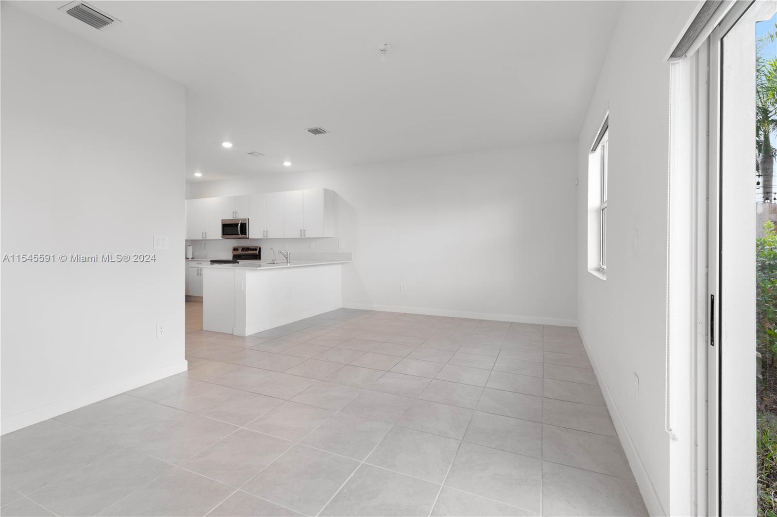 KEYS-GATE NO 1 - Residential Lease