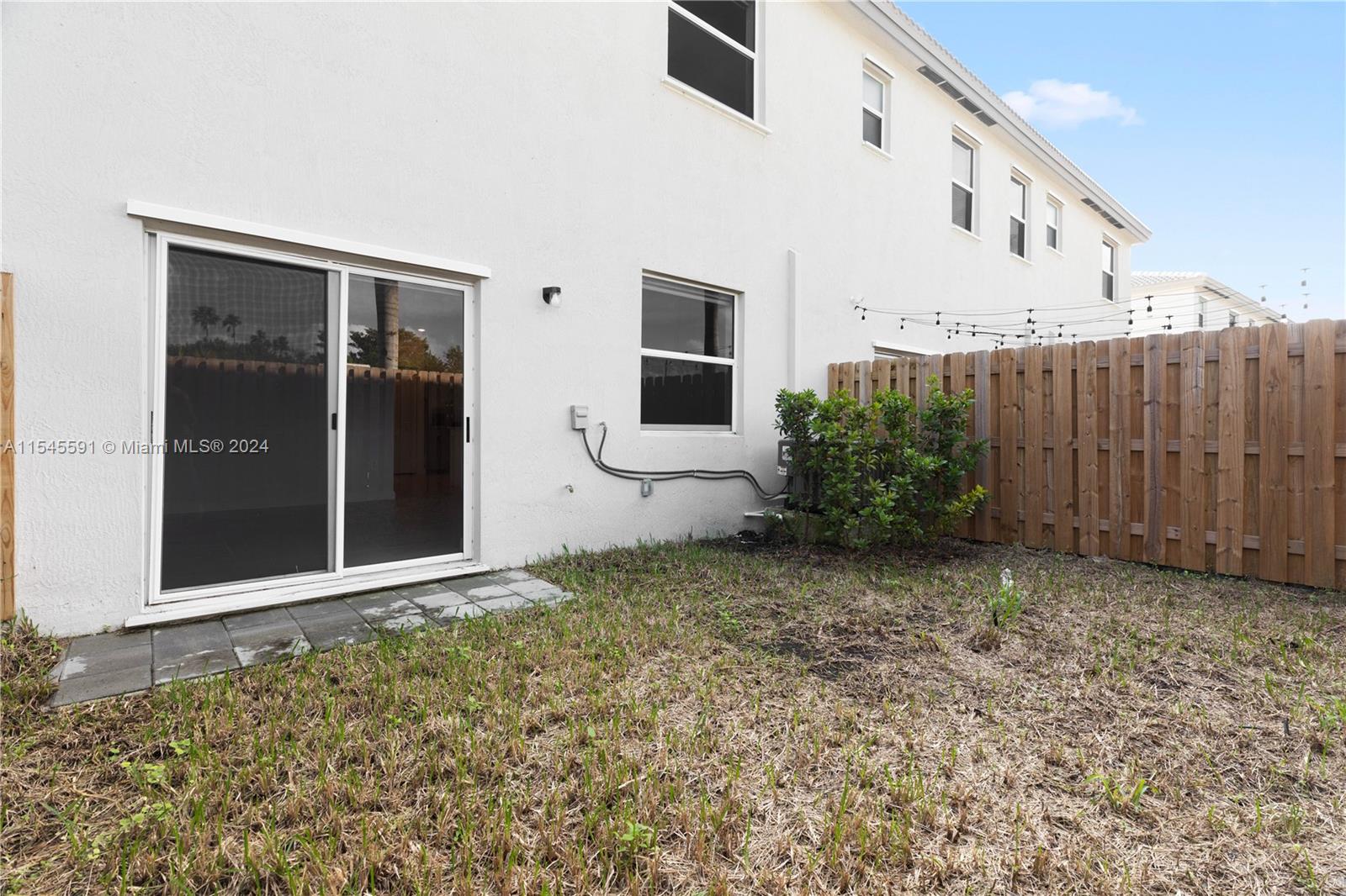 KEYS-GATE NO 1 - Residential Lease