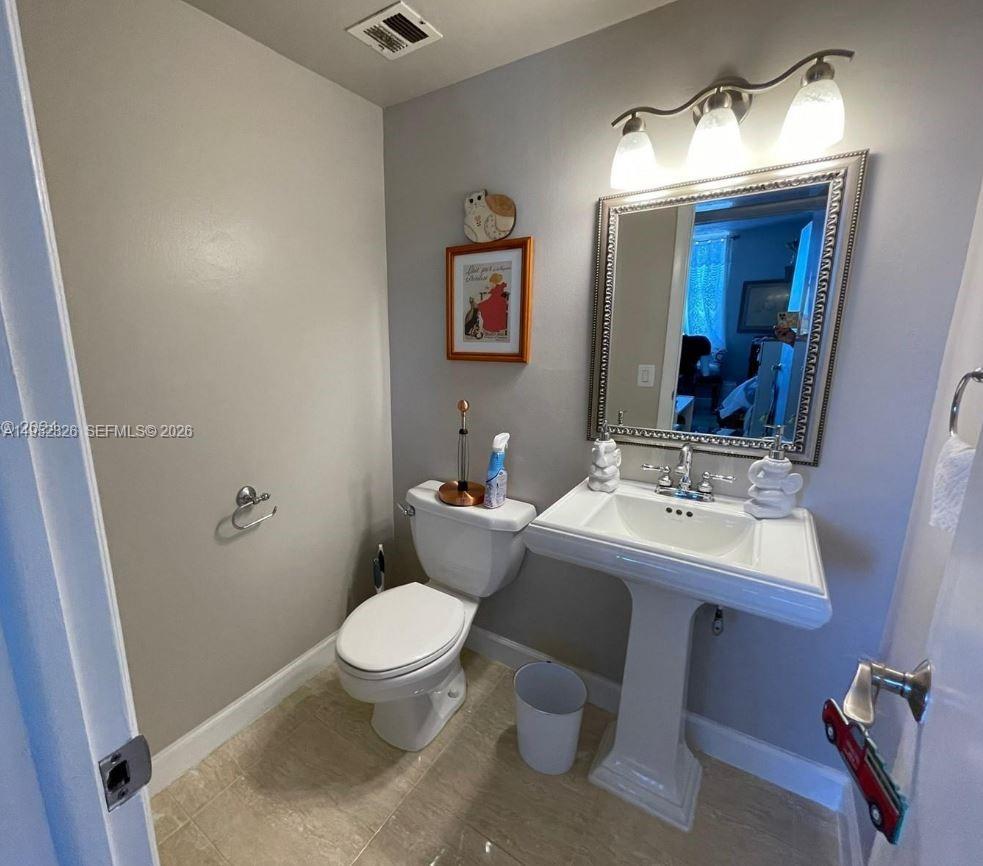 HILLCREST EAST NO 26 COND - Residential