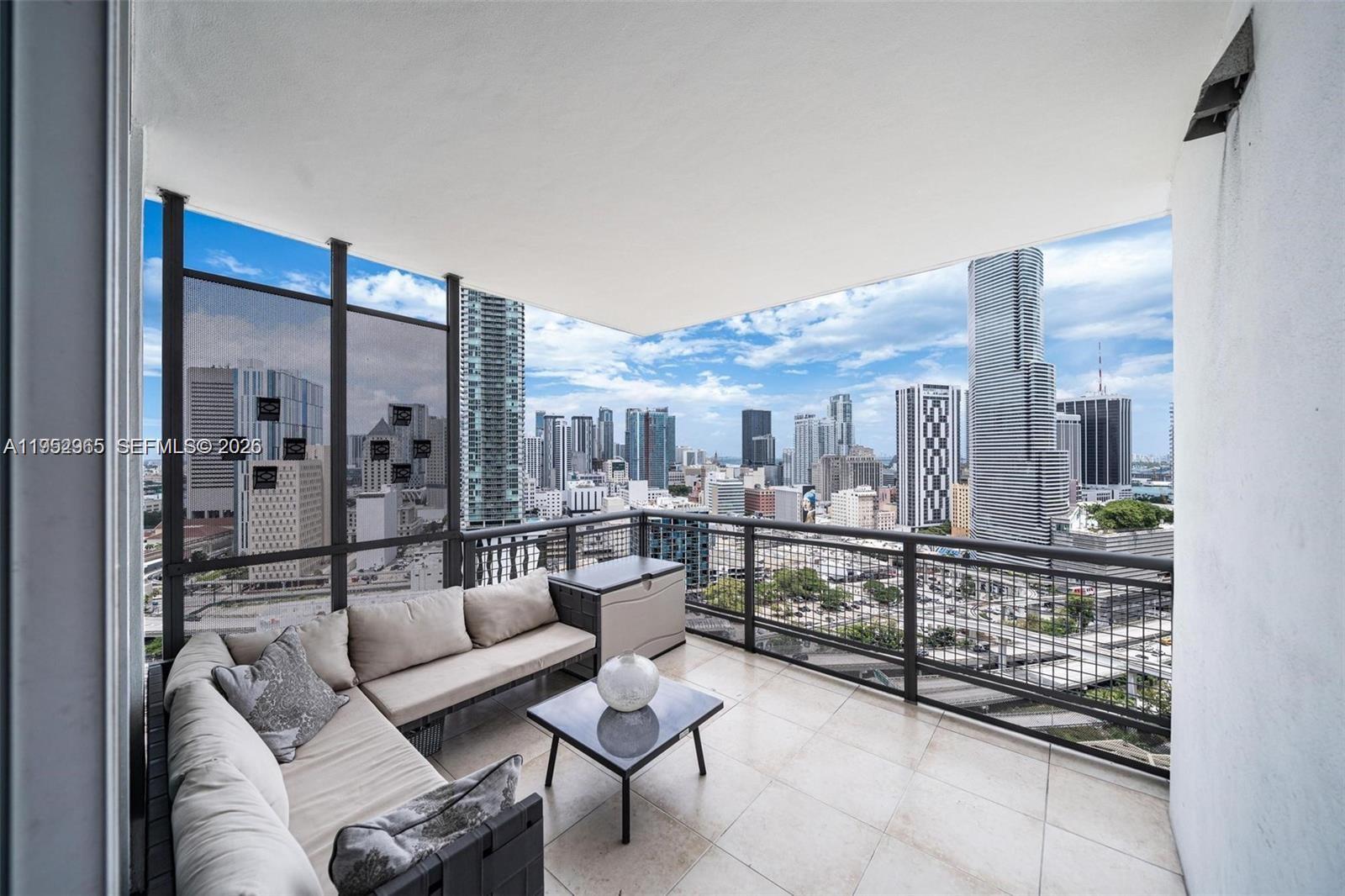 WIND CONDO - Residential