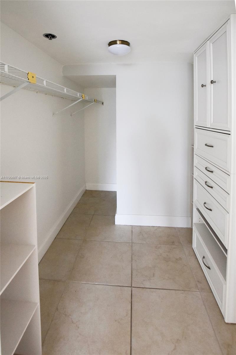 BRICKELL KEY II - Residential Lease