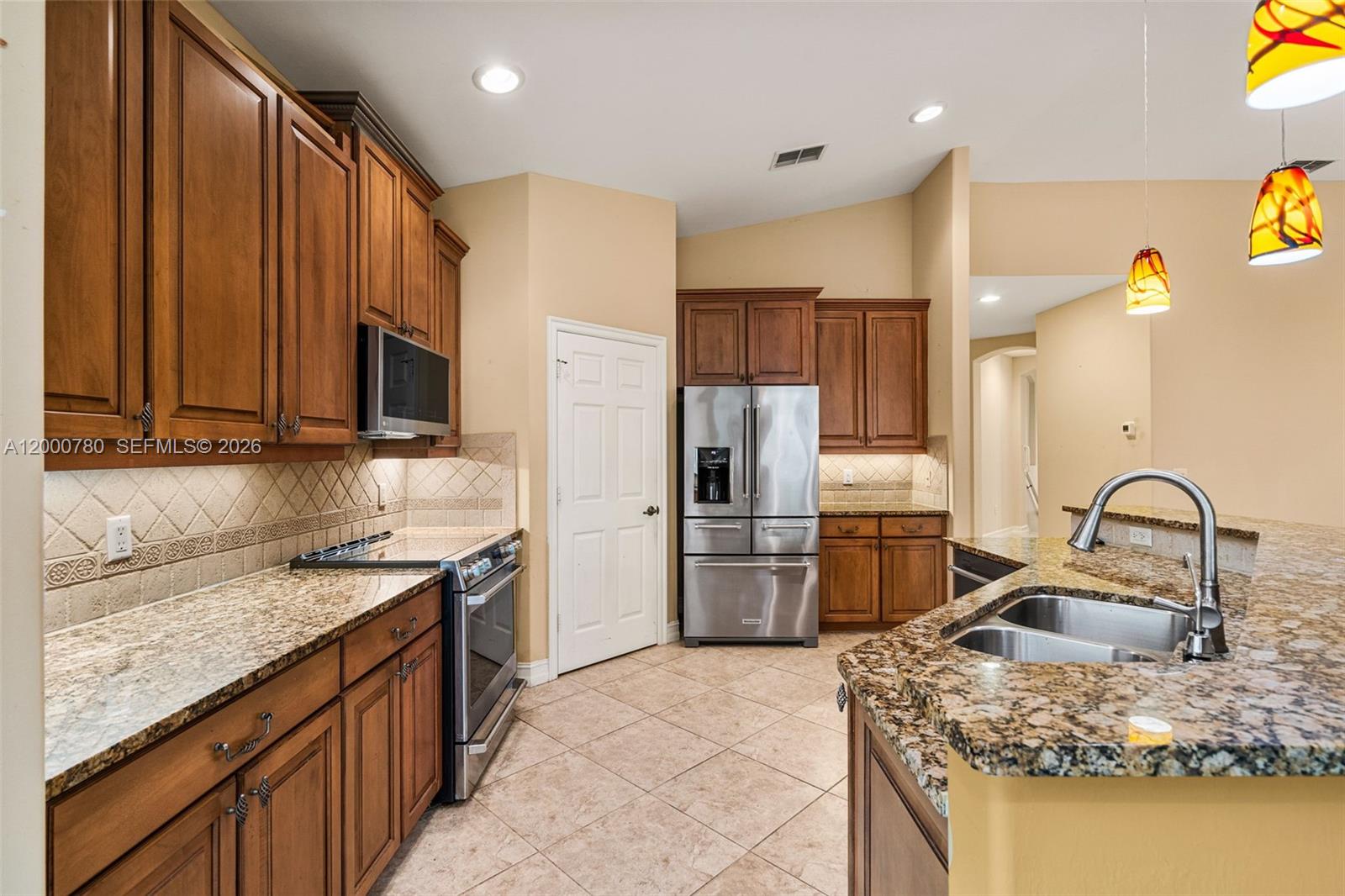 BIMINI BAY III AT TARPON B - Residential