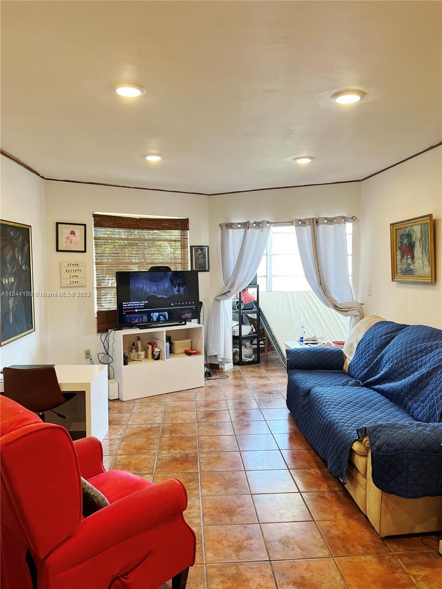 SKY LAKE GARDENS NO 2 CON - Residential