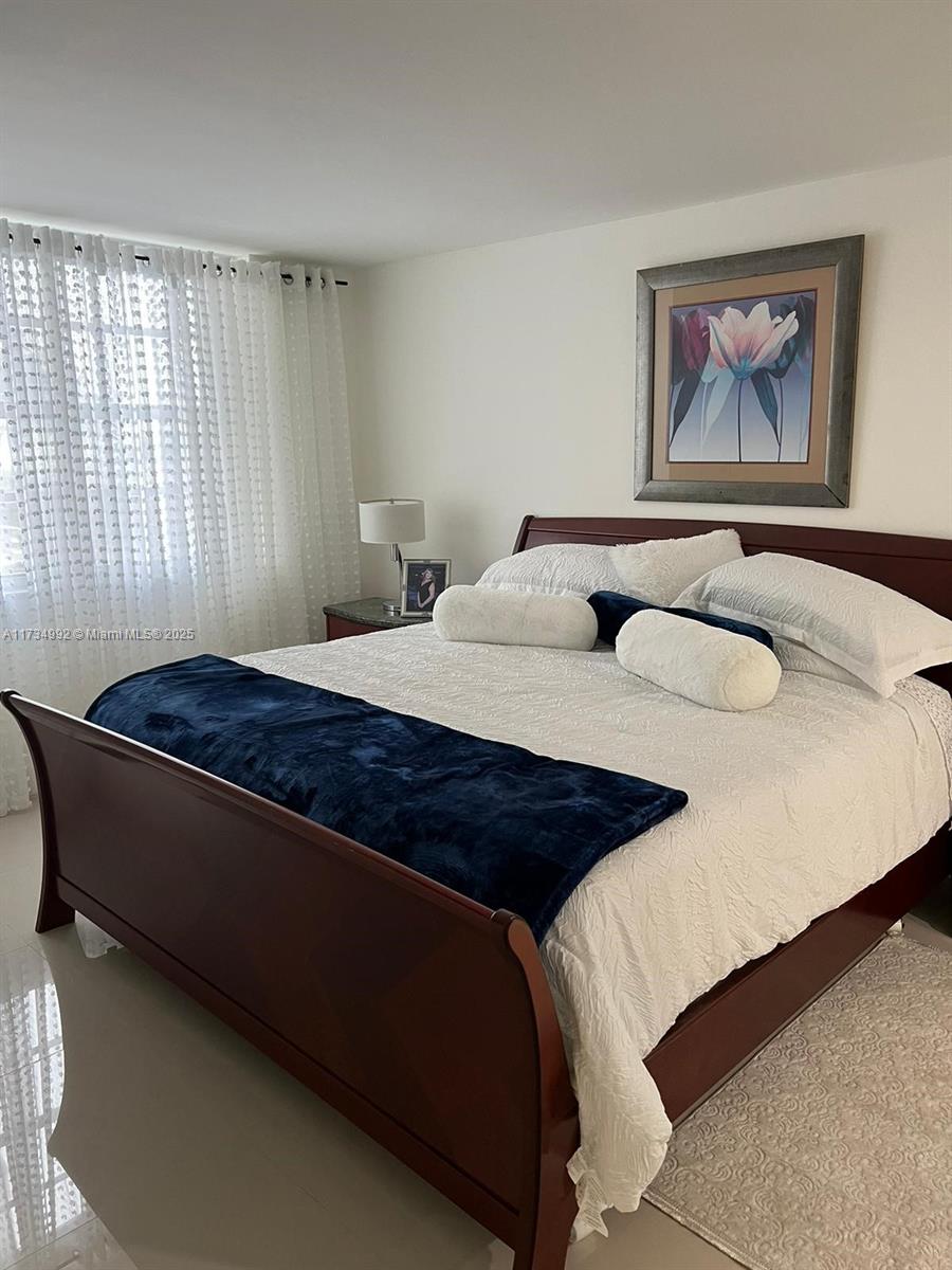 ARLEN BEACH CONDO - Residential Lease