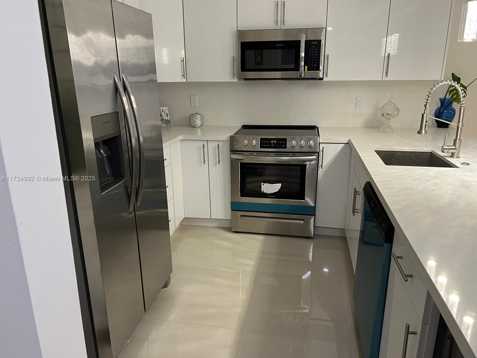 ARLEN BEACH CONDO - Residential Lease