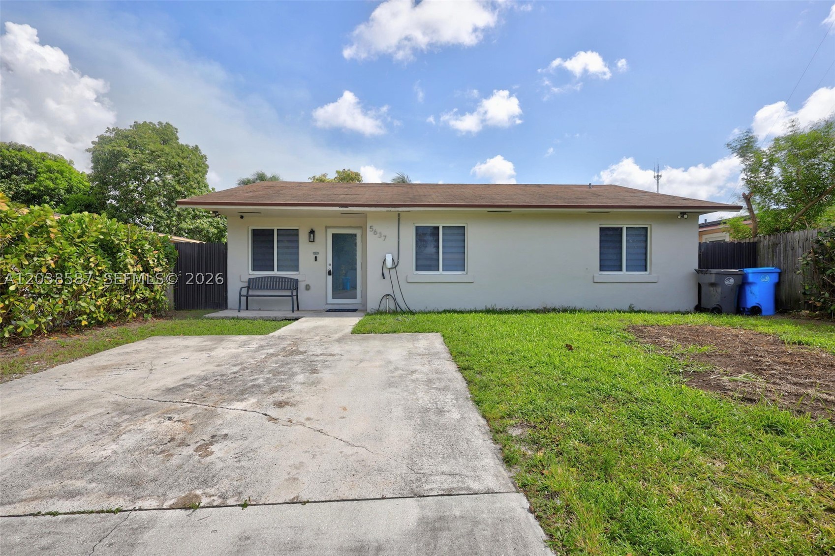 Complete remodeled home, 3 Bed 2 Bath , 1200 sqft home in the heart of West Park. This home was remodeled in 2023/2024, Quartz Kitchen Counters New Cabinets, Bathrooms, Tankless Water Heater, Impact Windows and Doors, Window Treatments, Laminate Wood Floors, New Appliances and Washer & Dryer. Tesla Wall Charger profesionally installed is Included. Large Backyard with plenty of room for a pool. Easy access to resaturants , shopping and major highways. Great starter home or Investment Property in family friendly neighborhood.