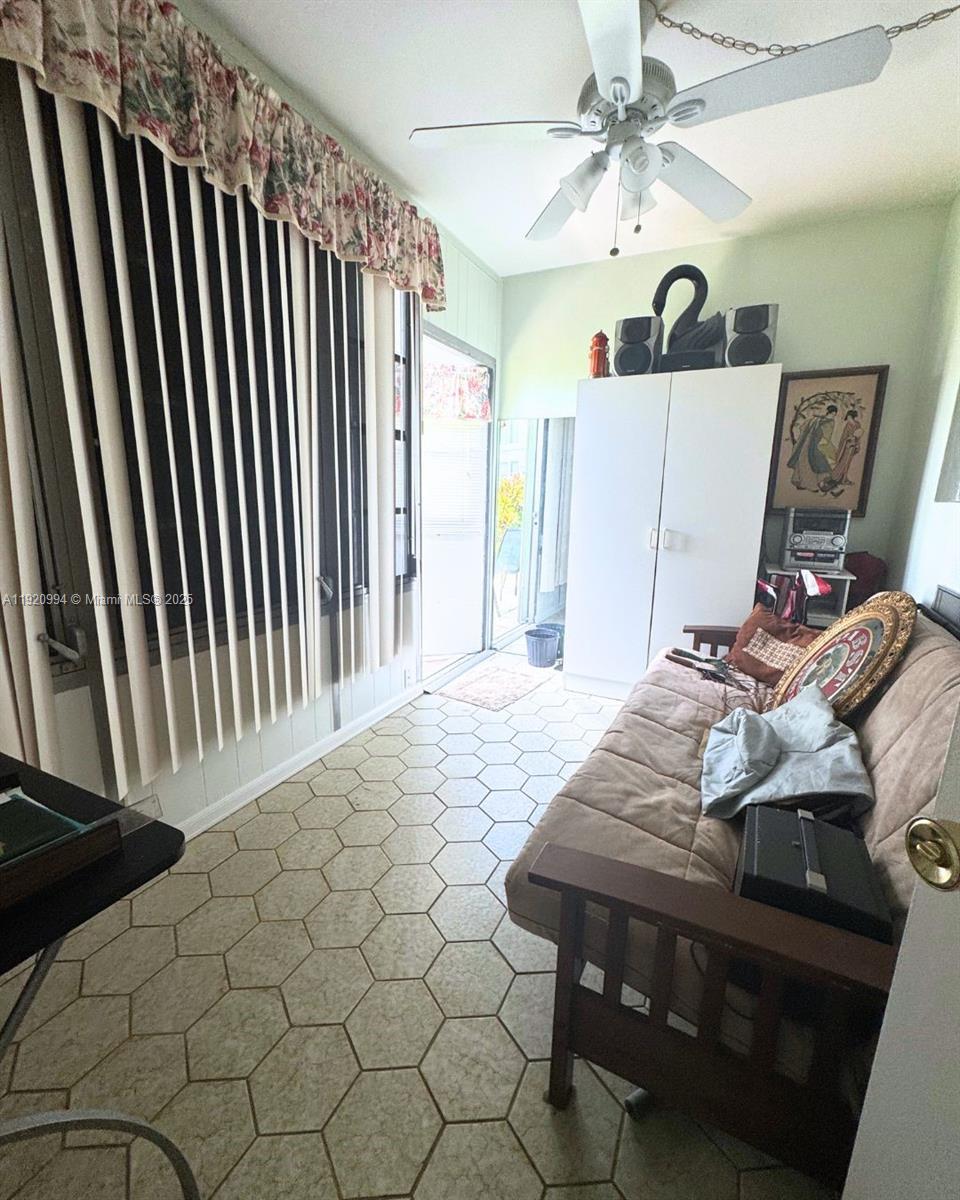 ORIOLE GOLF & TENNIS CLUB - Residential
