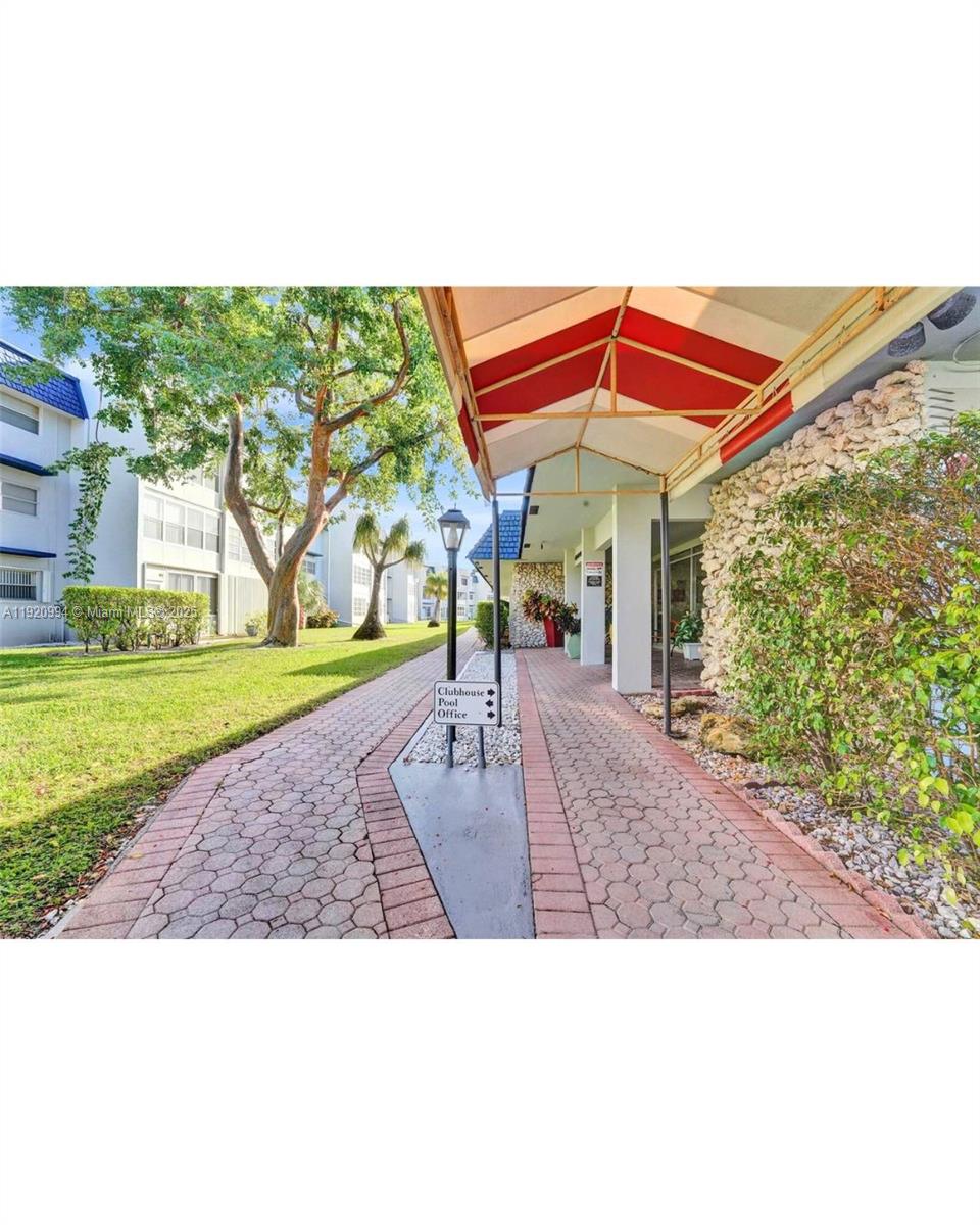 ORIOLE GOLF & TENNIS CLUB - Residential