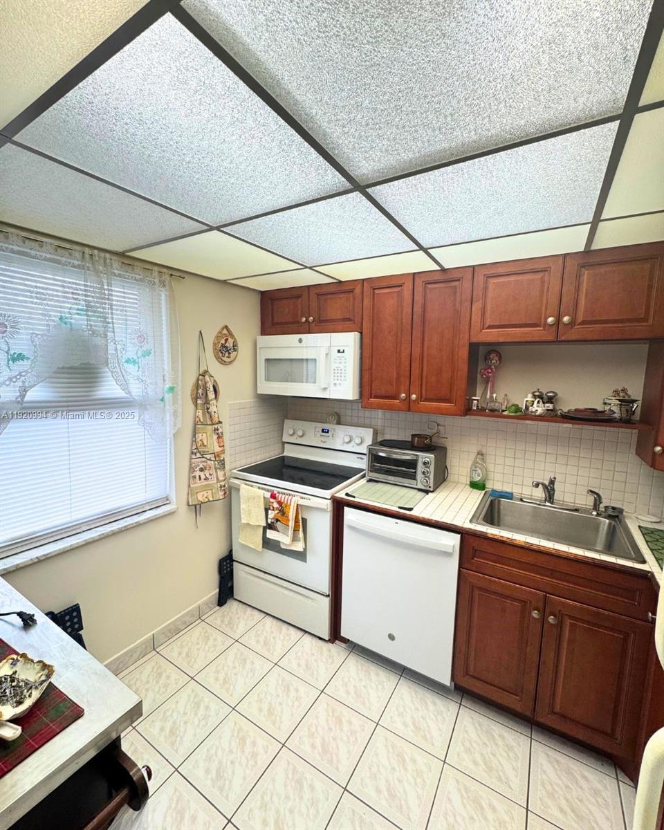 ORIOLE GOLF & TENNIS CLUB - Residential
