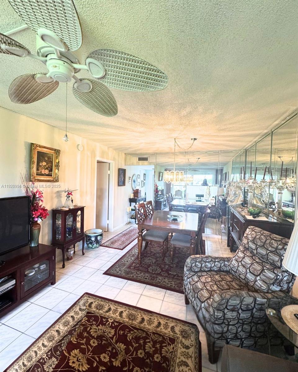 ORIOLE GOLF & TENNIS CLUB - Residential
