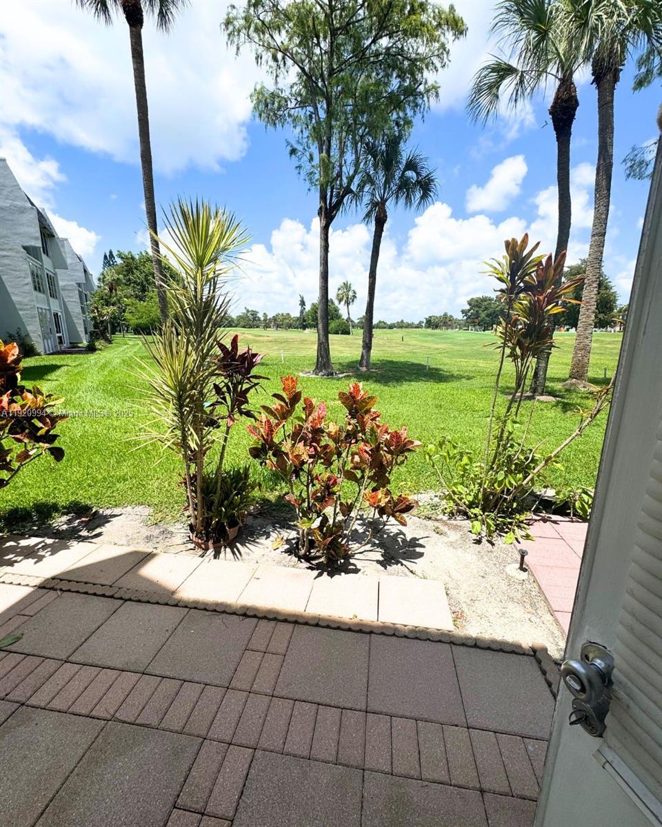 ORIOLE GOLF & TENNIS CLUB - Residential
