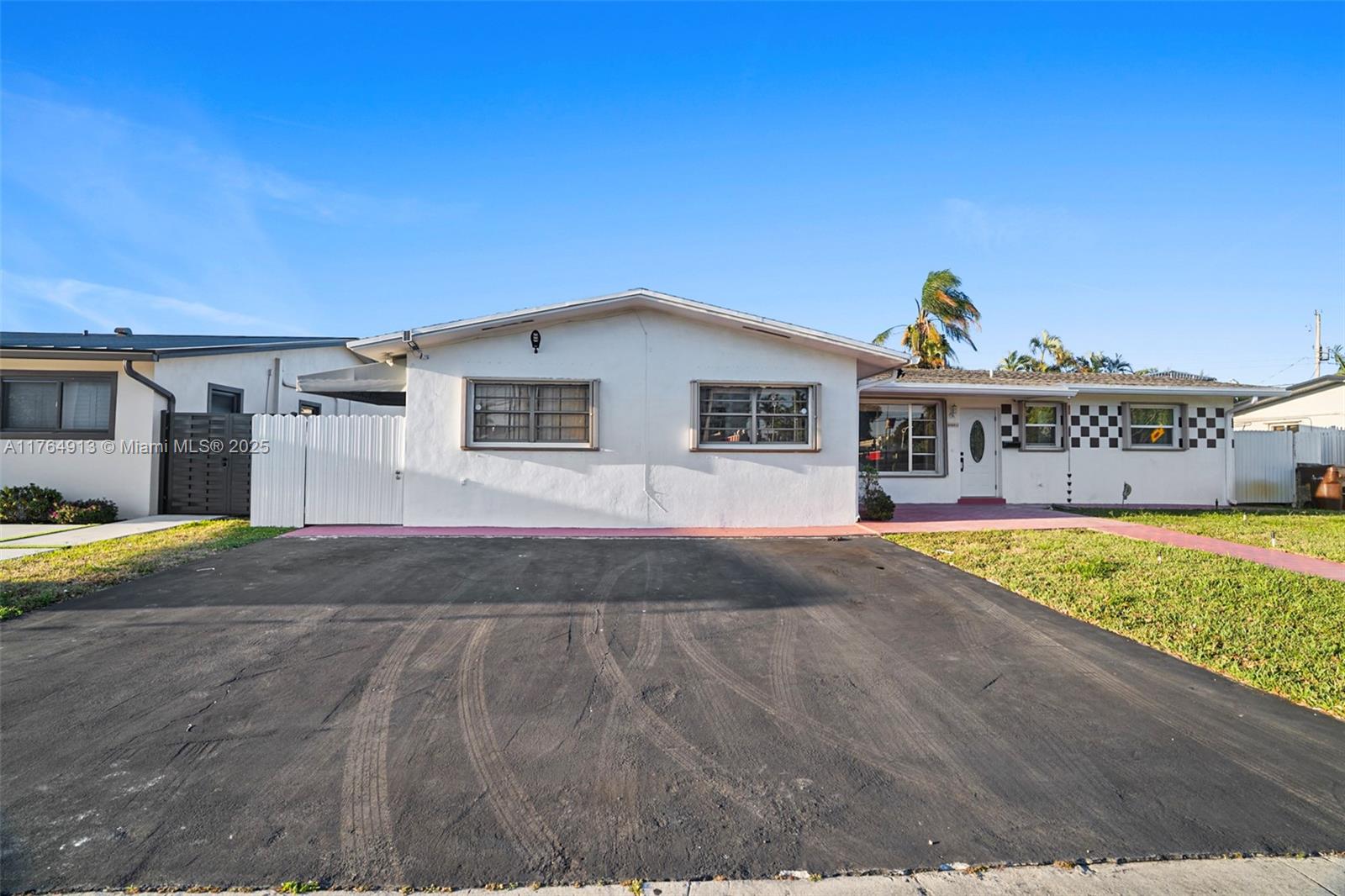 PALM SPRINGS SUB SEC 3 5T - Residential