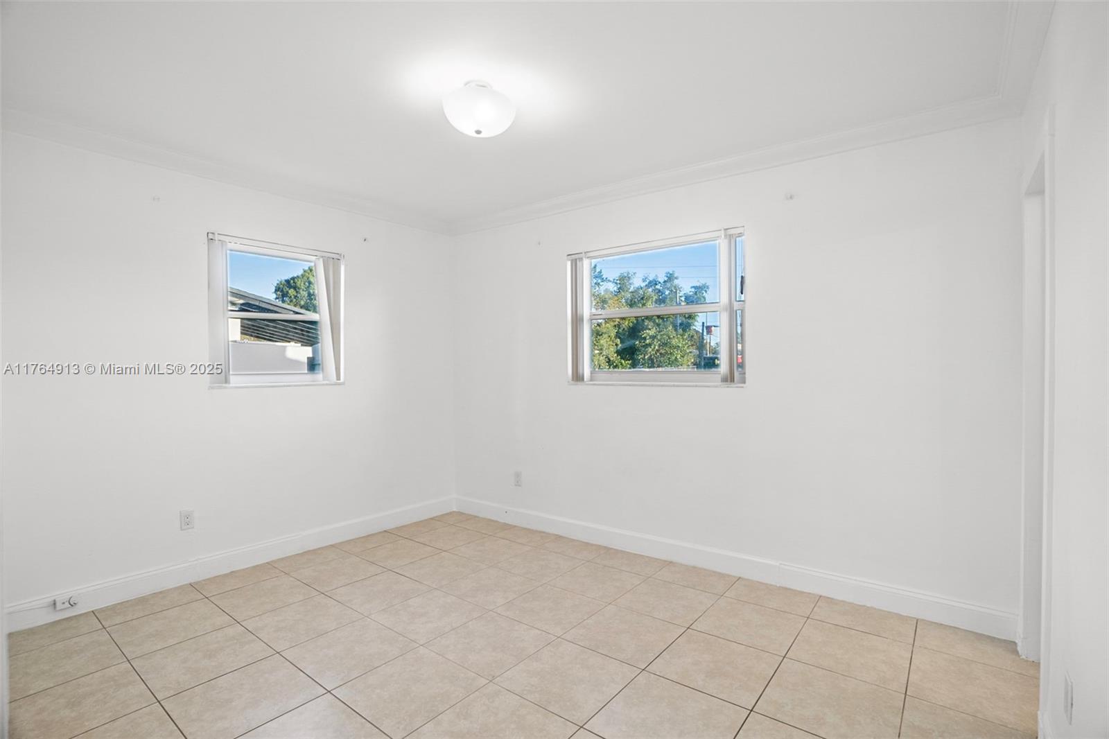 PALM SPRINGS SUB SEC 3 5T - Residential