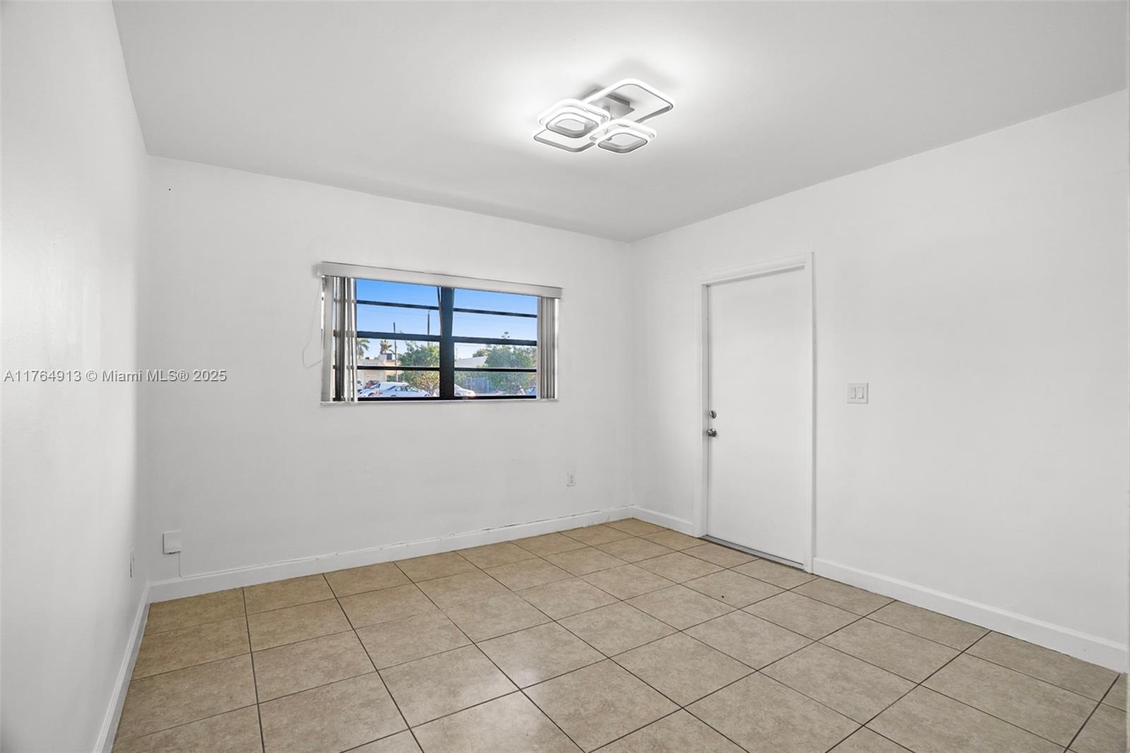 PALM SPRINGS SUB SEC 3 5T - Residential