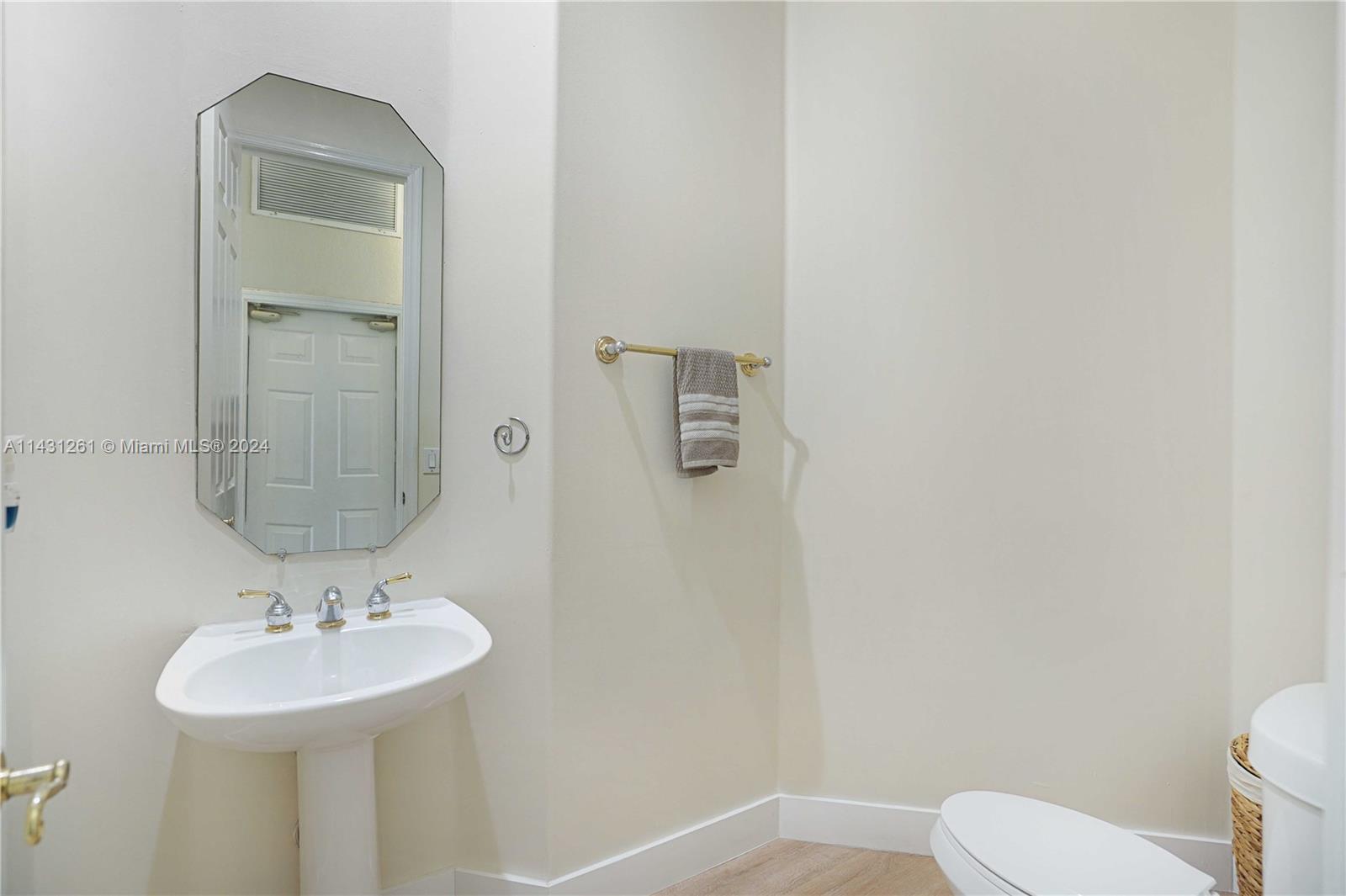 PEMBROKE ISLES III - Residential