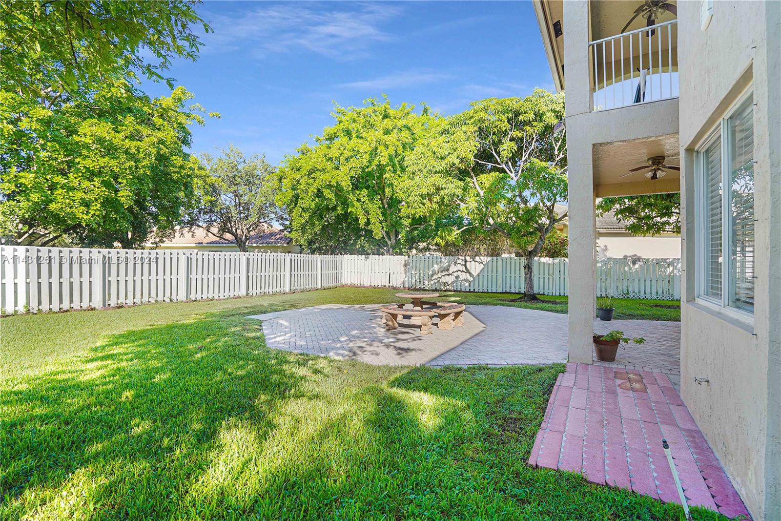 PEMBROKE ISLES III - Residential