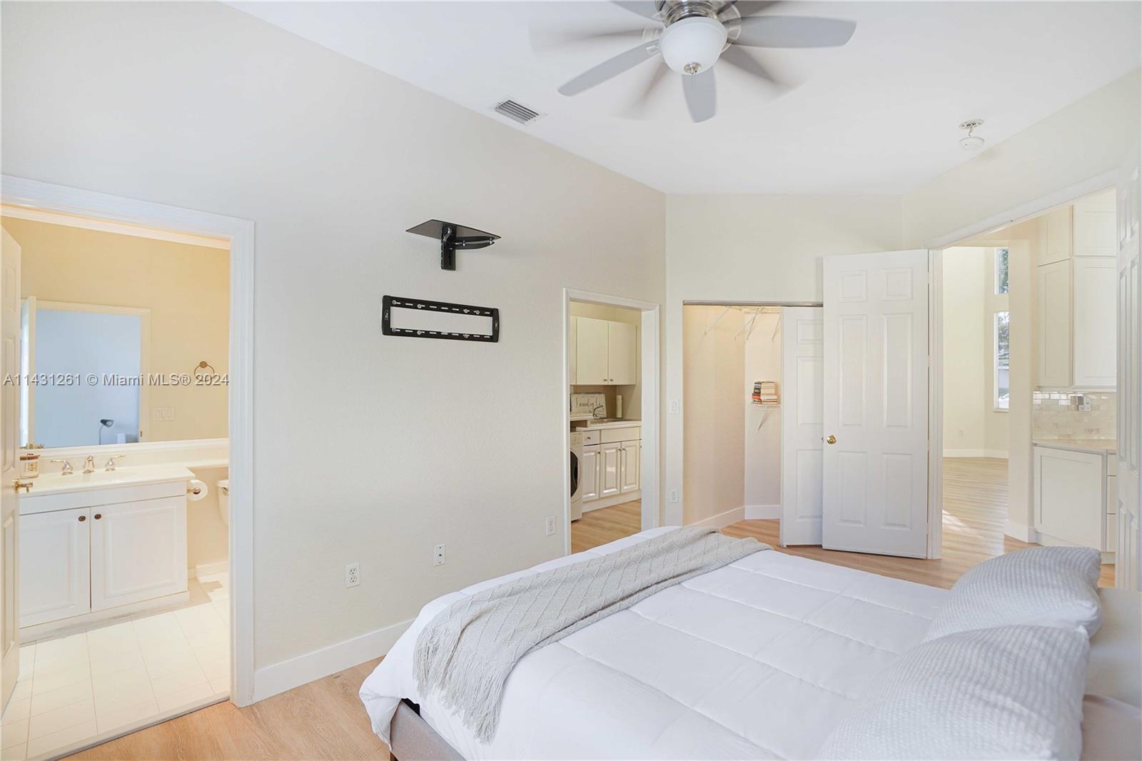 PEMBROKE ISLES III - Residential