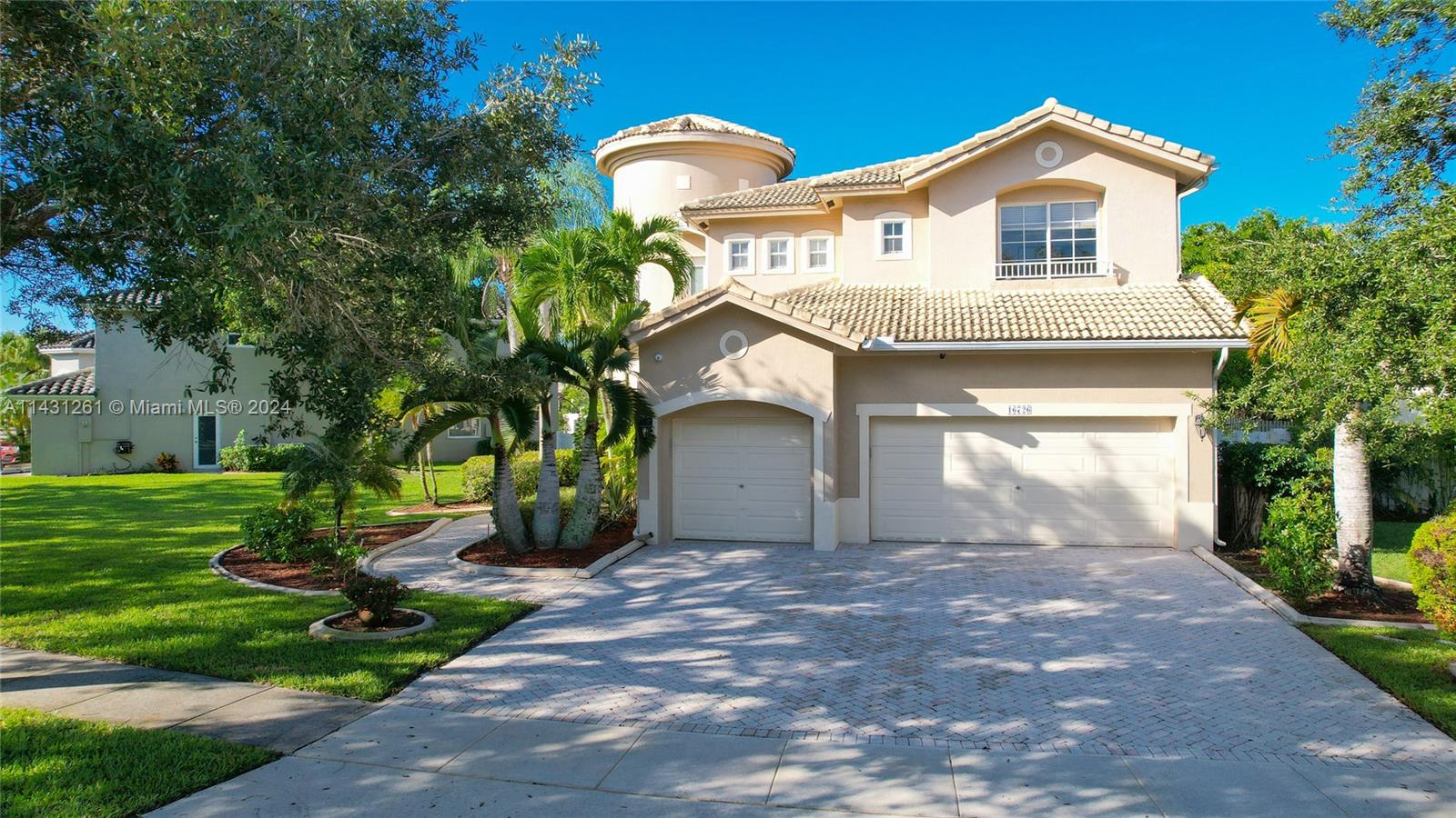 PEMBROKE ISLES III - Residential