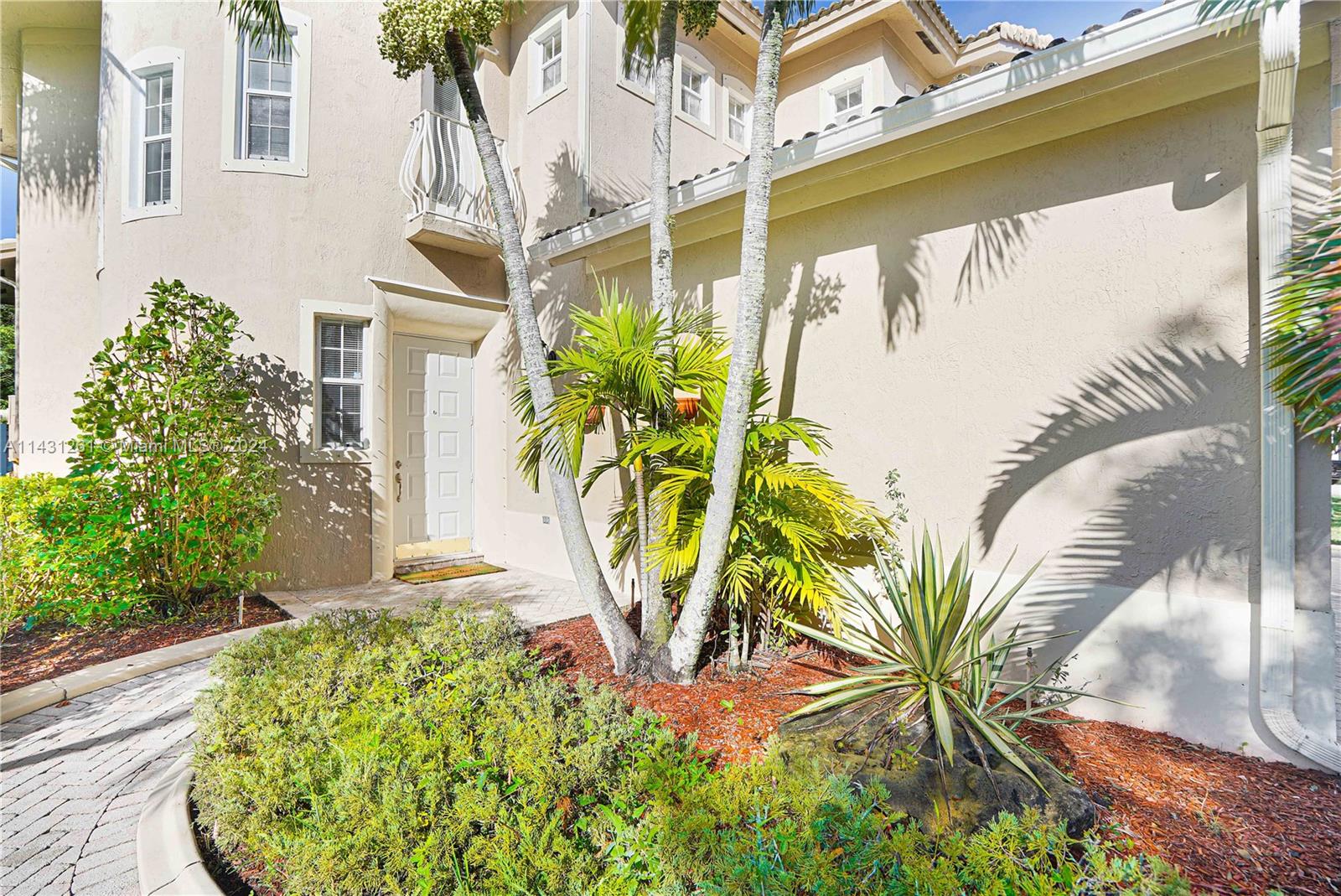 PEMBROKE ISLES III - Residential