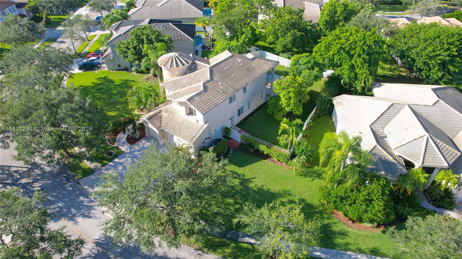 PEMBROKE ISLES III - Residential