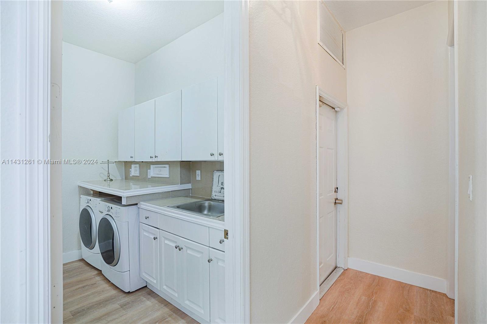 PEMBROKE ISLES III - Residential