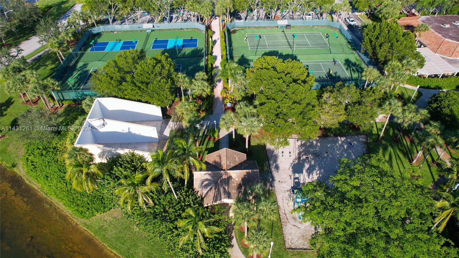PEMBROKE ISLES III - Residential
