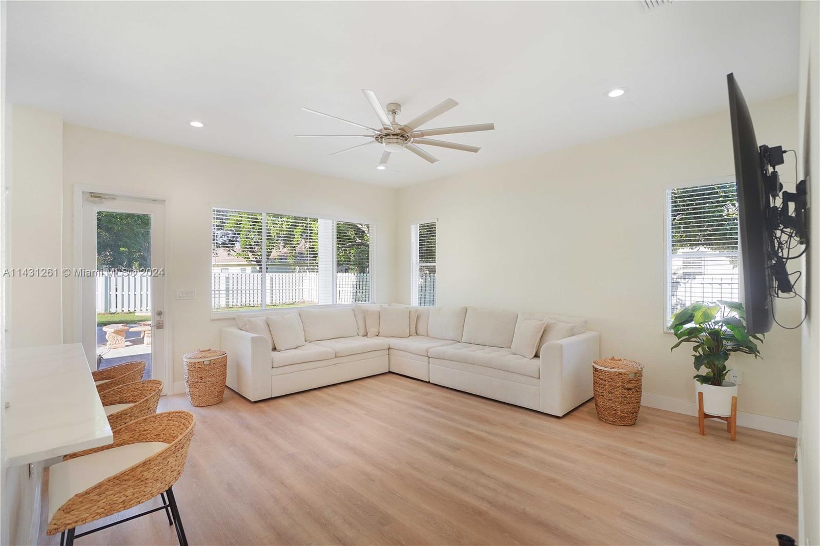 PEMBROKE ISLES III - Residential