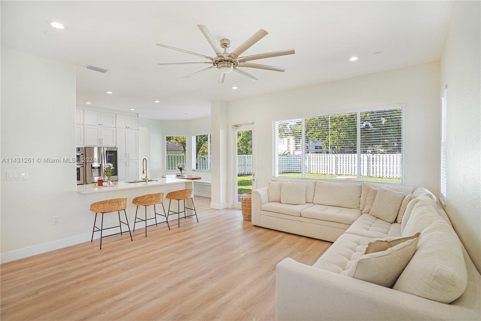 PEMBROKE ISLES III - Residential