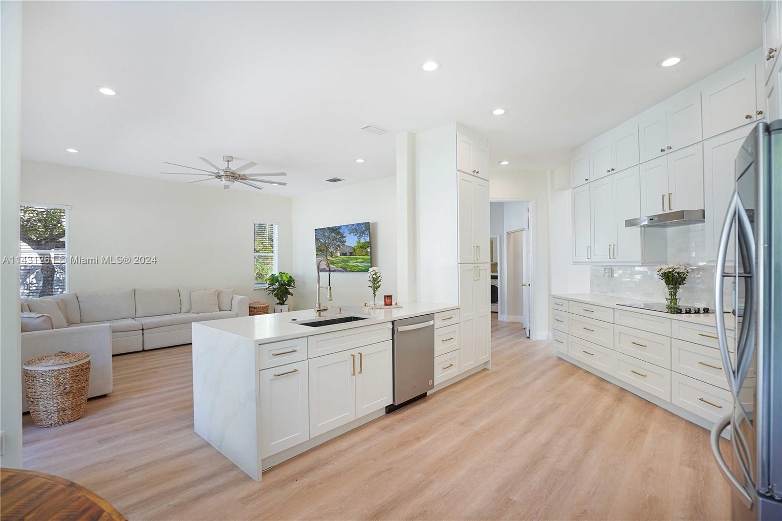 PEMBROKE ISLES III - Residential