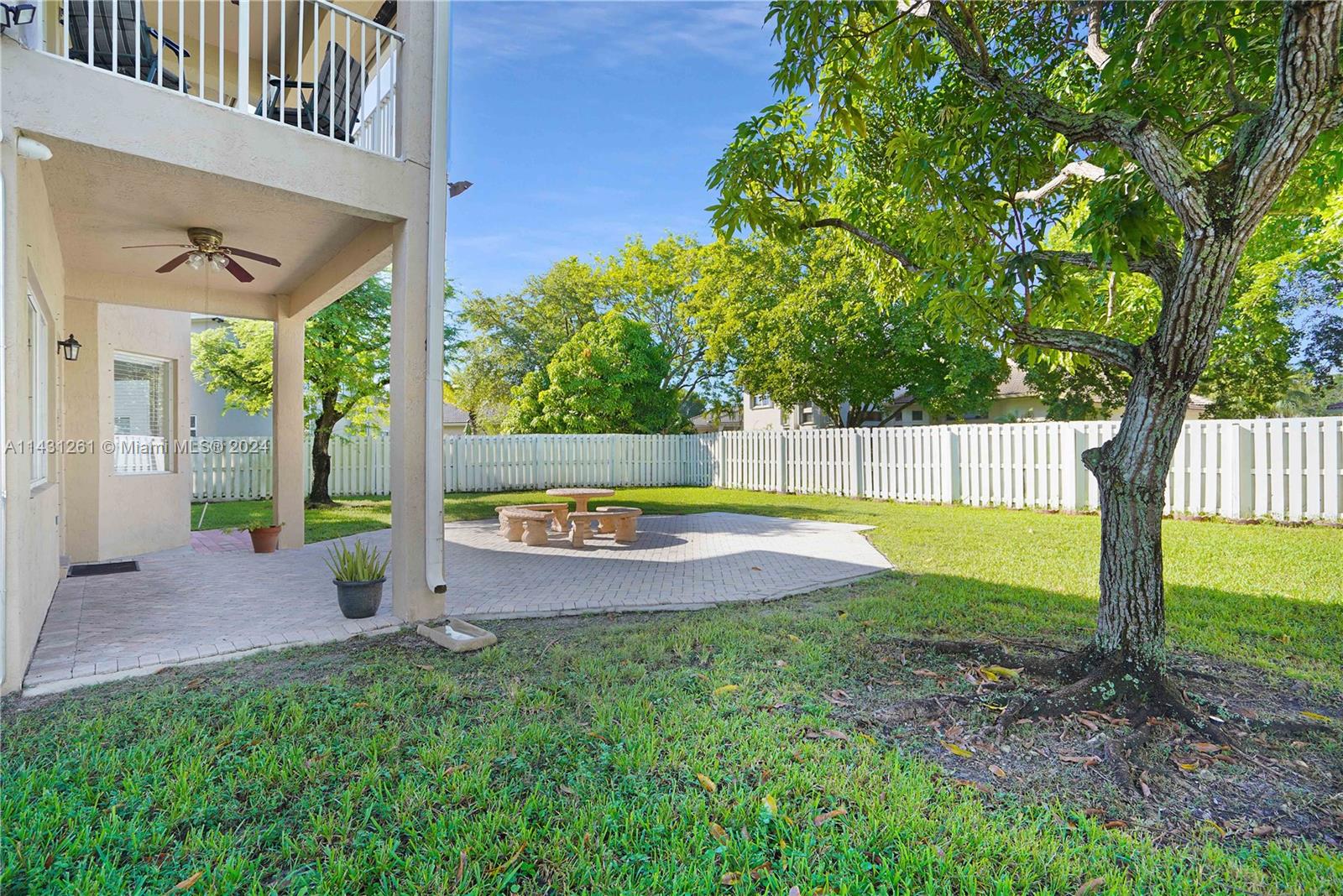 PEMBROKE ISLES III - Residential