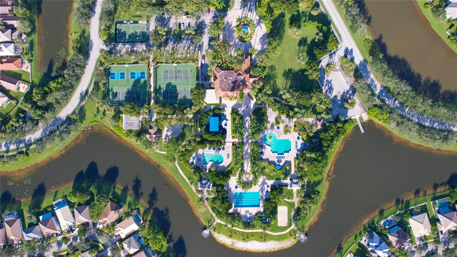PEMBROKE ISLES III - Residential