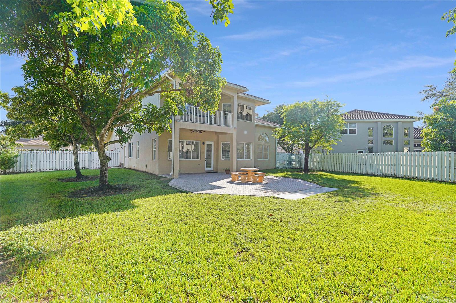 PEMBROKE ISLES III - Residential