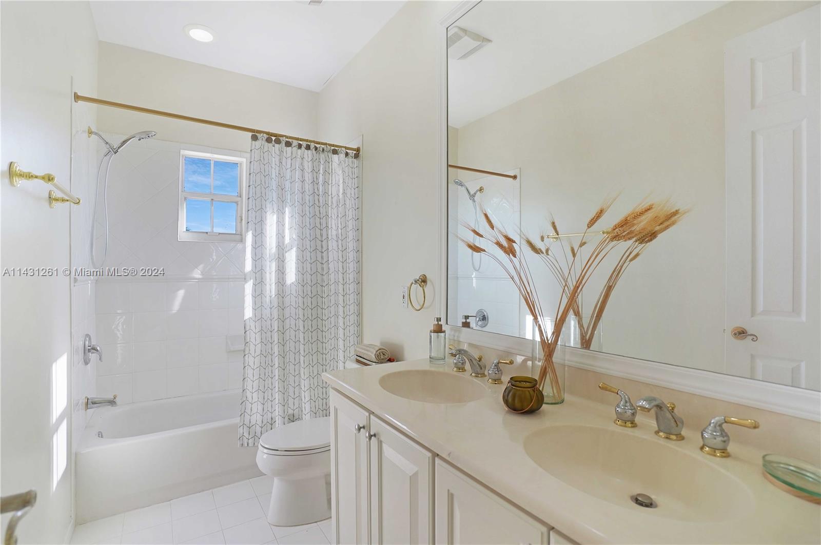PEMBROKE ISLES III - Residential