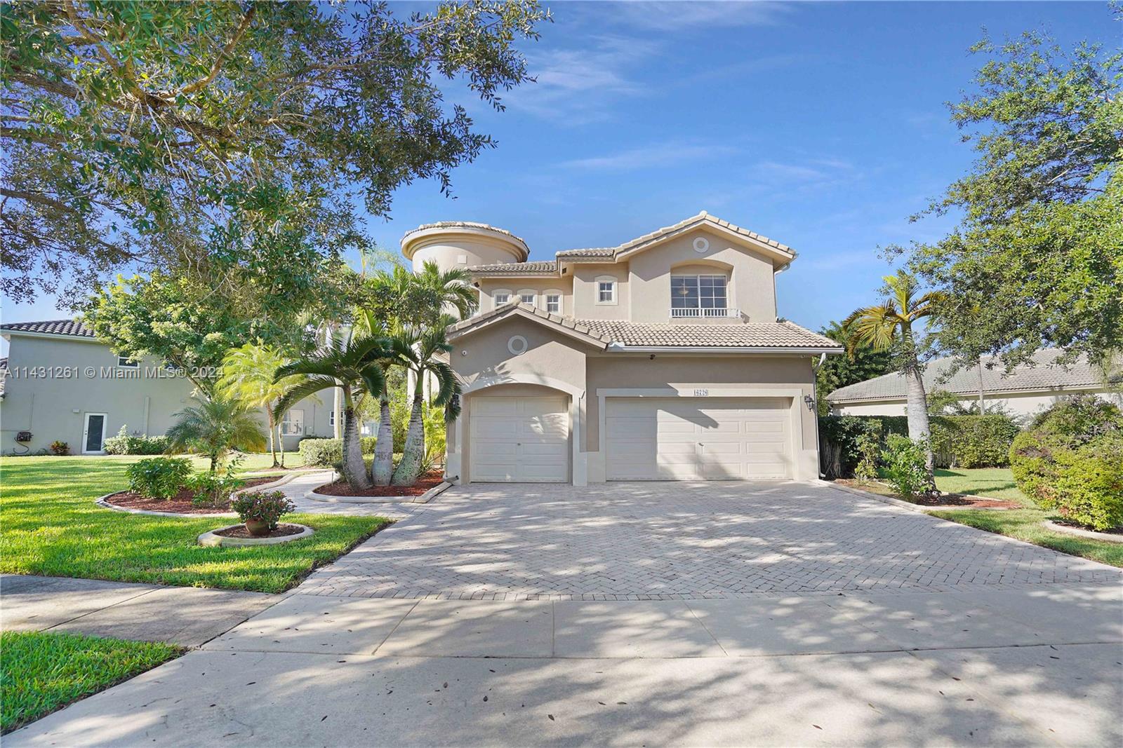 PEMBROKE ISLES III - Residential
