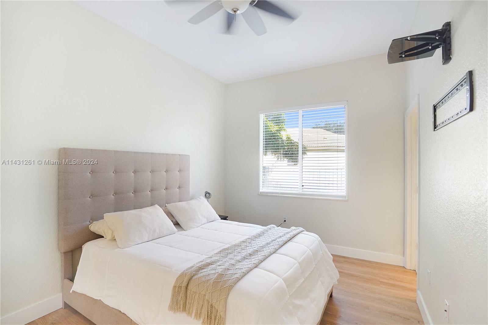 PEMBROKE ISLES III - Residential
