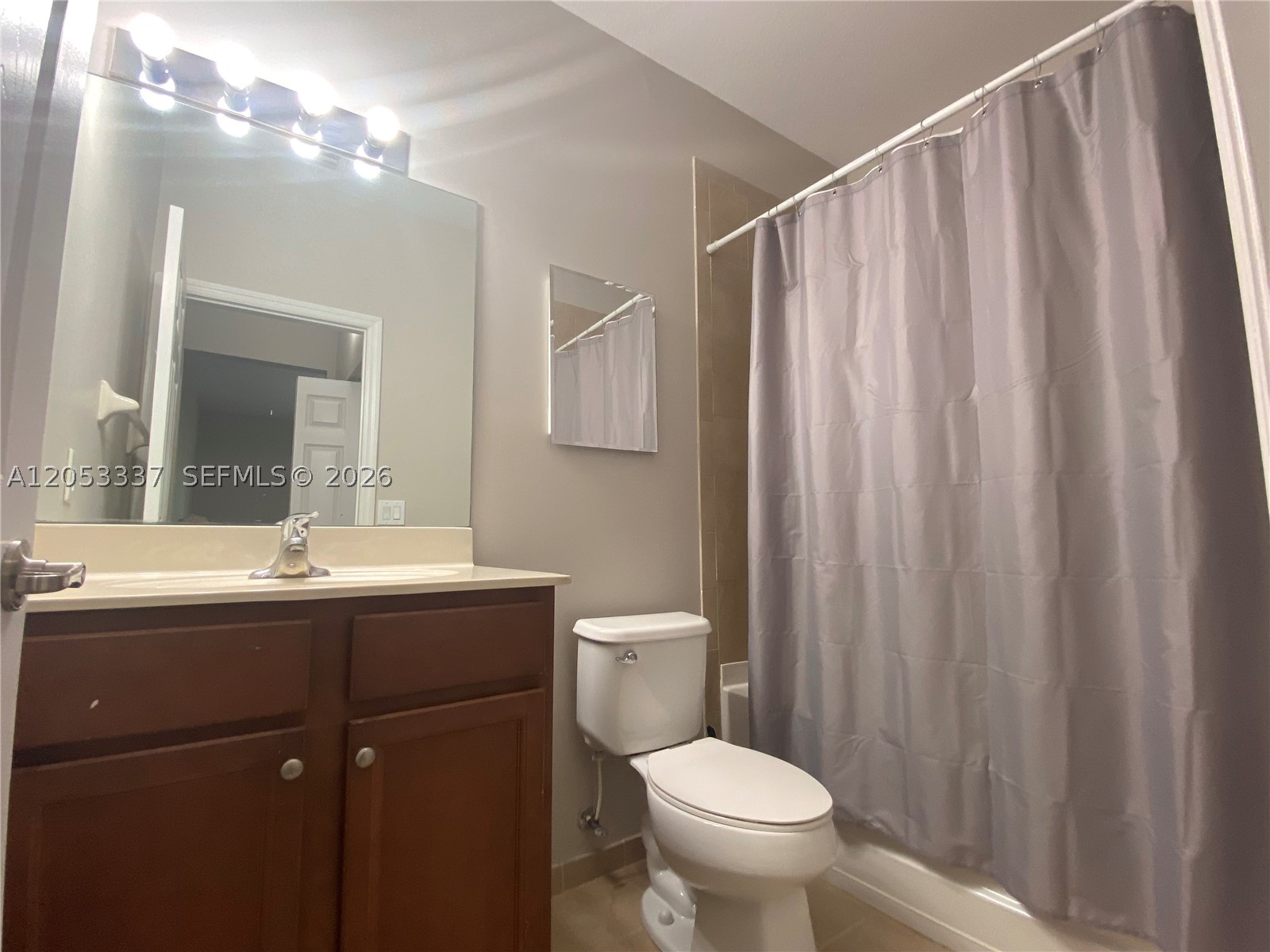 ST MAARTEN AT GRAND BAY C - Residential Lease