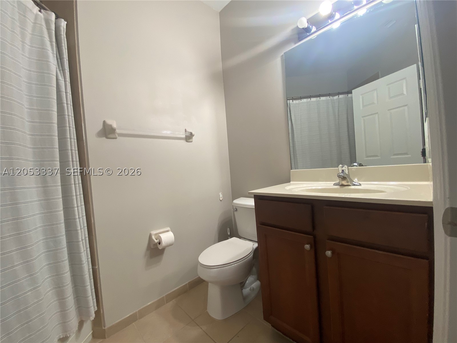 ST MAARTEN AT GRAND BAY C - Residential Lease