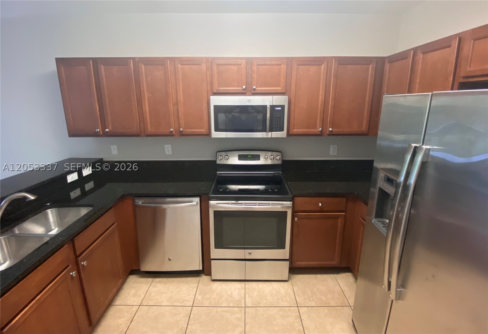 ST MAARTEN AT GRAND BAY C - Residential Lease